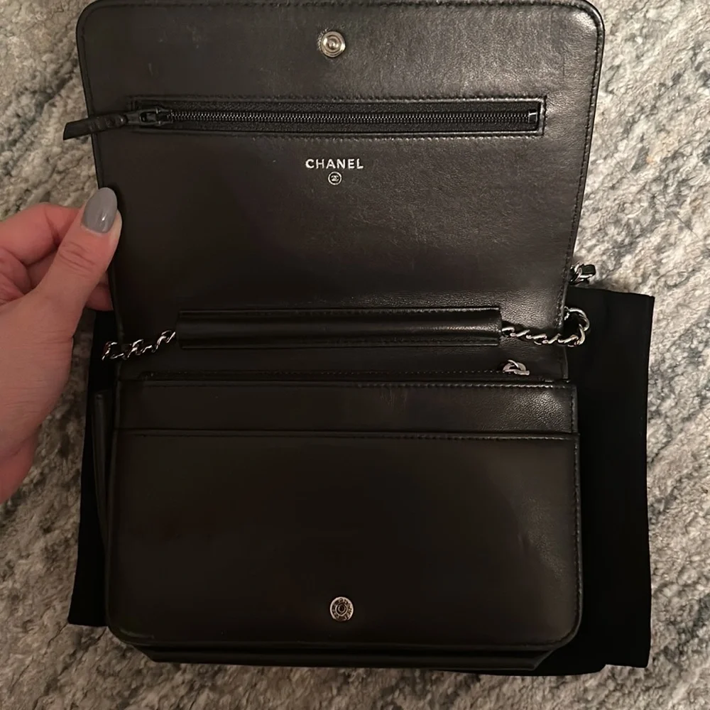 Chanel WOC - Picture 2 of 5